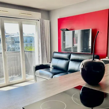 Cosy Apartment Disneyland Paris En Face De La Gare Rer Val D'Europe Serris Esterno foto